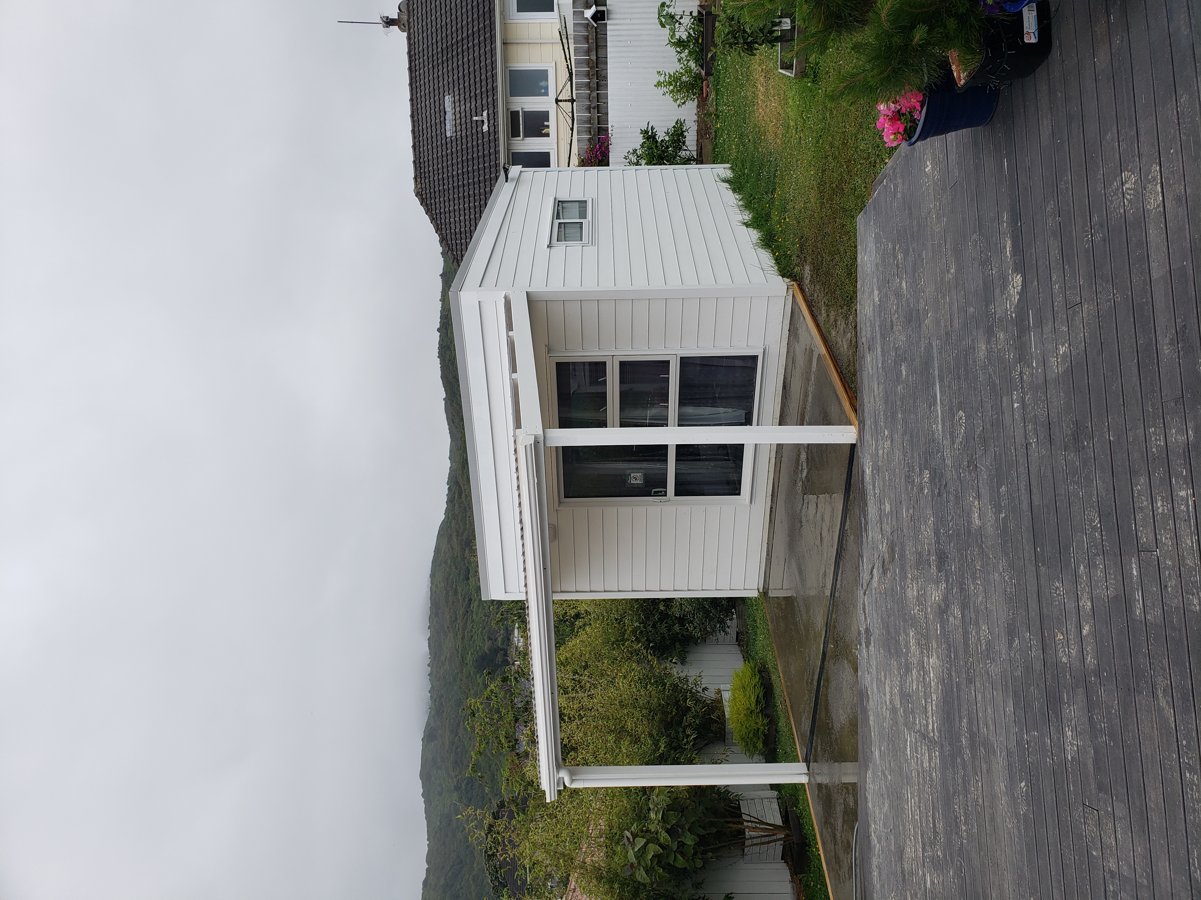 Garden sleepout with deck Wellington